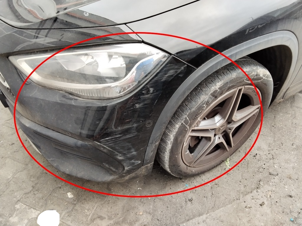 Mercedes-Benz GLA Frontschaden links