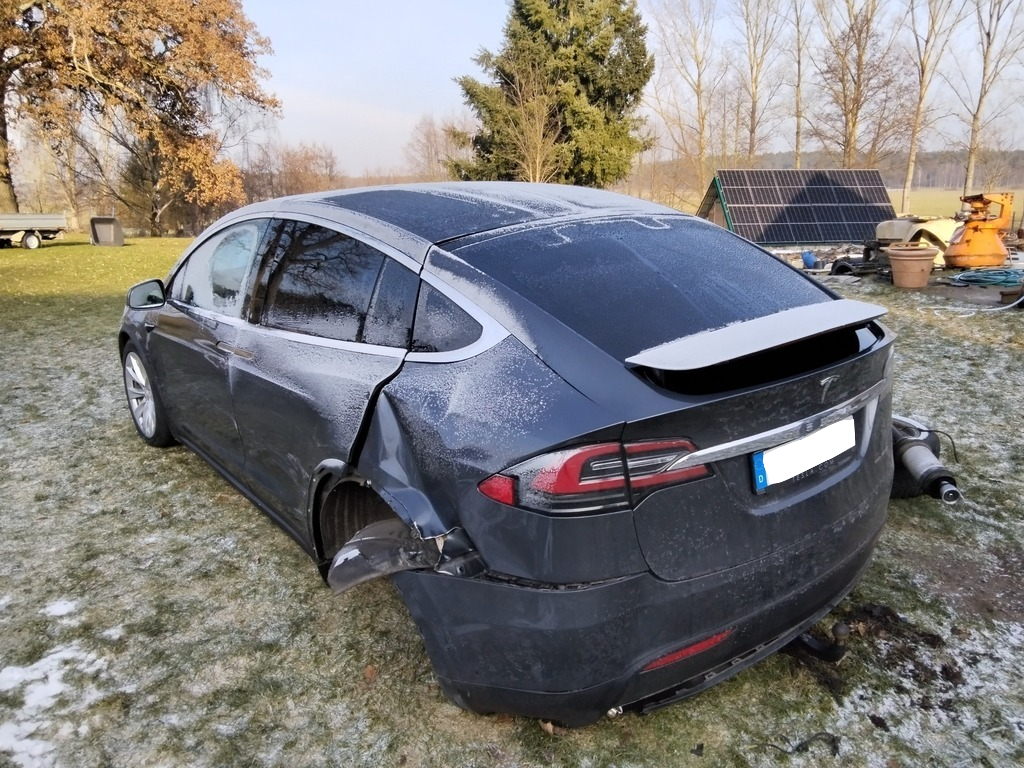 Tesla Model X Totalschaden